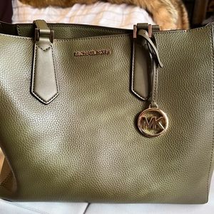 Michael Kors Tote. Olive Green. Excellent used condition.